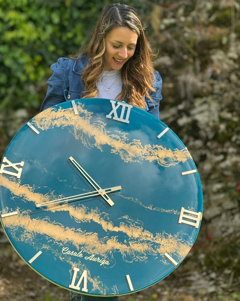 Orologio da parete in resina verde Ottanio con sfumature oro o argento