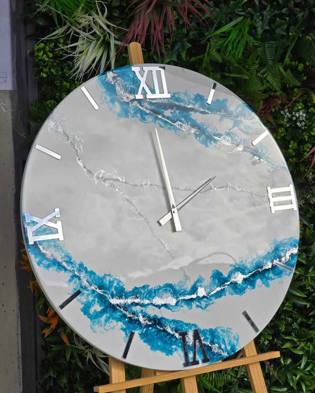 Orologio da parete in resina modello Ottanio