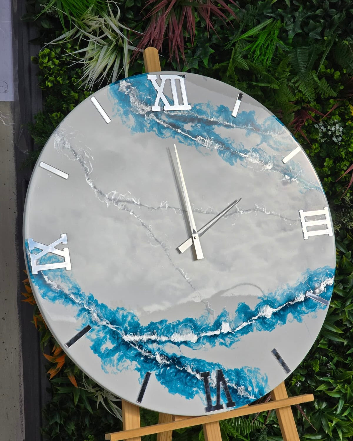 Orologio da parete in resina modello Ottanio